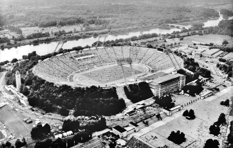 Red Bull Arena: Huyền Thoại Phục Sinh Từ Zentralstadion