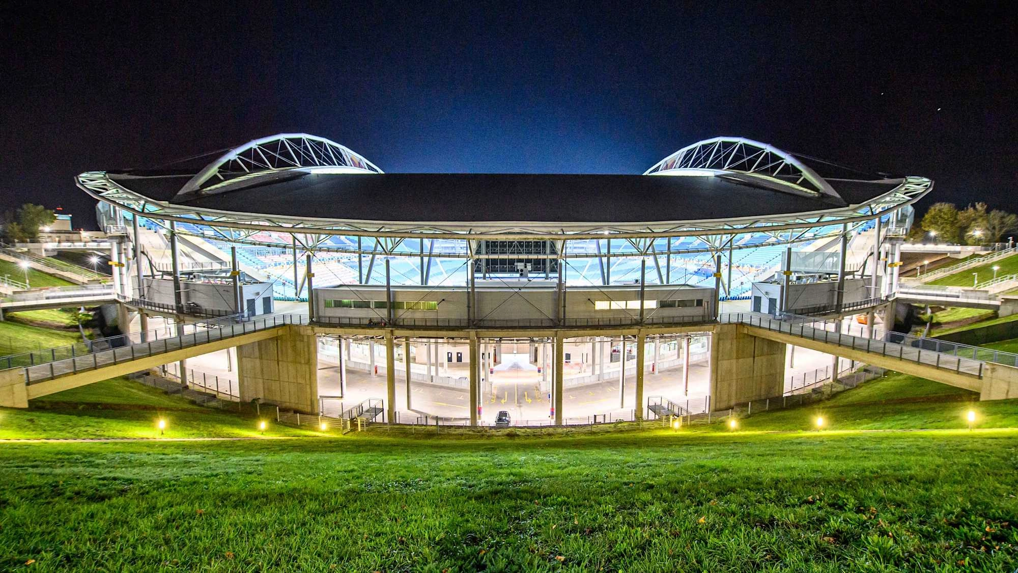 Red Bull Arena: Huyền Thoại Phục Sinh Từ Zentralstadion