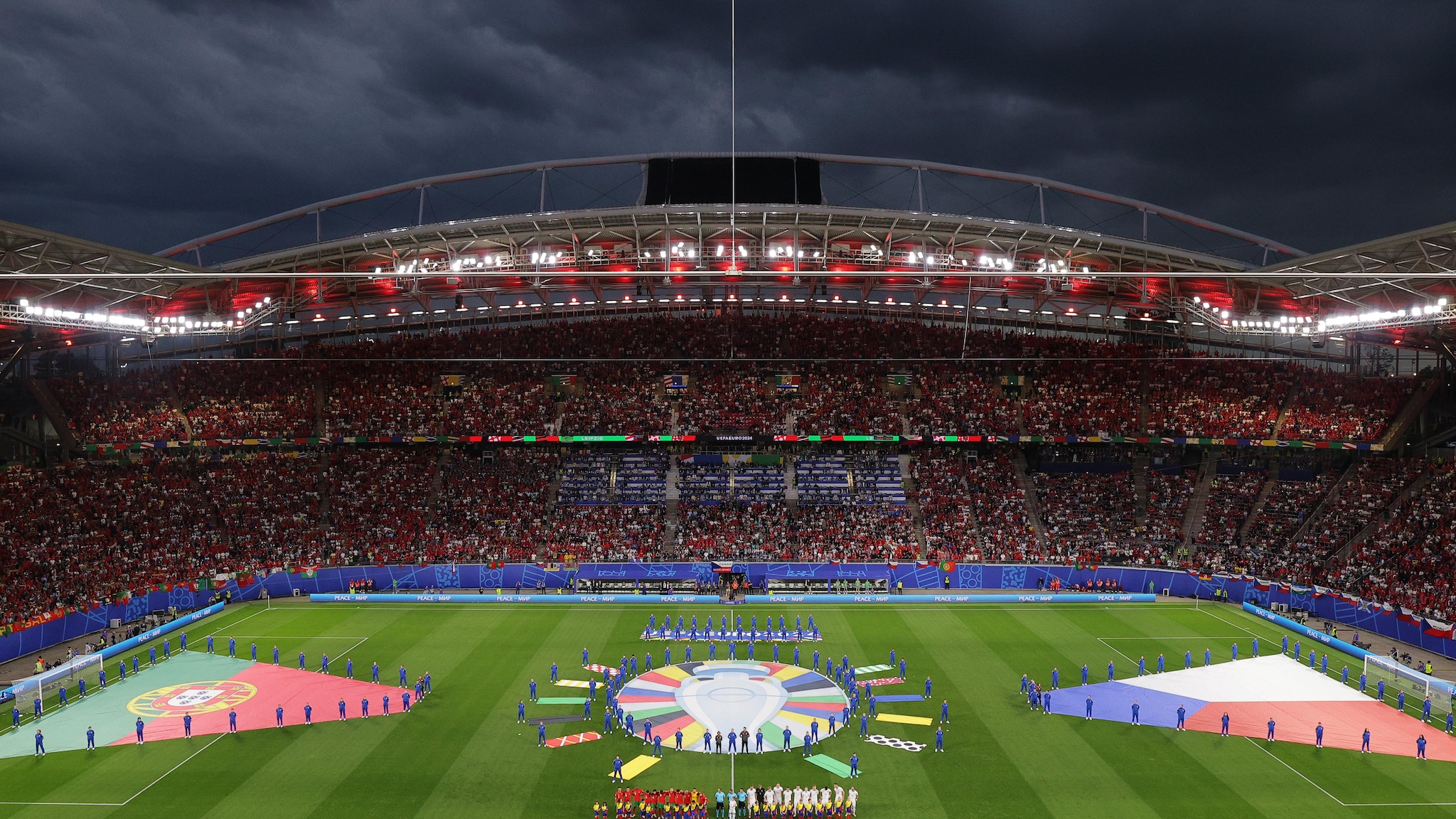 Red Bull Arena: Huyền Thoại Phục Sinh Từ Zentralstadion